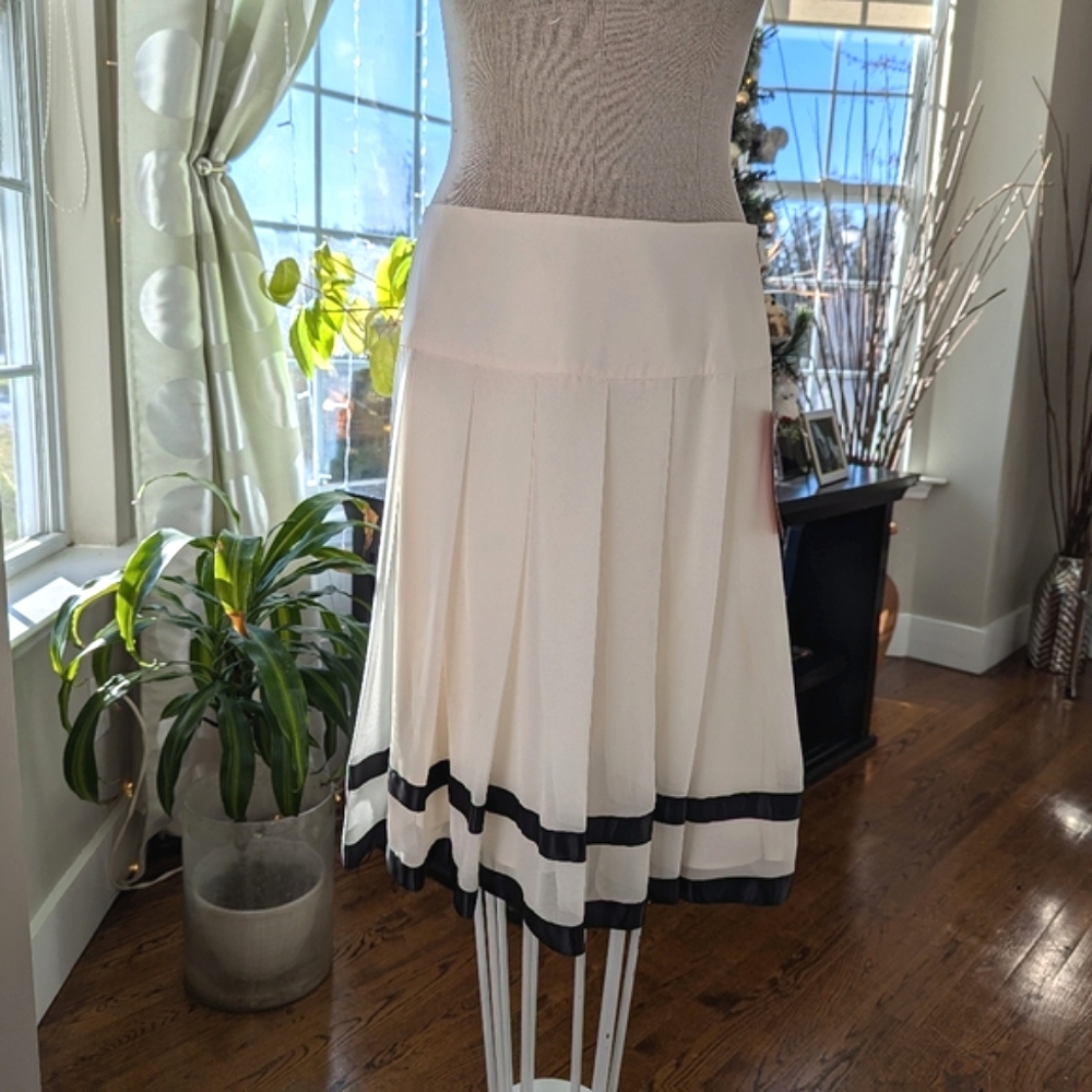 JS Collection pleated cream skirt 8